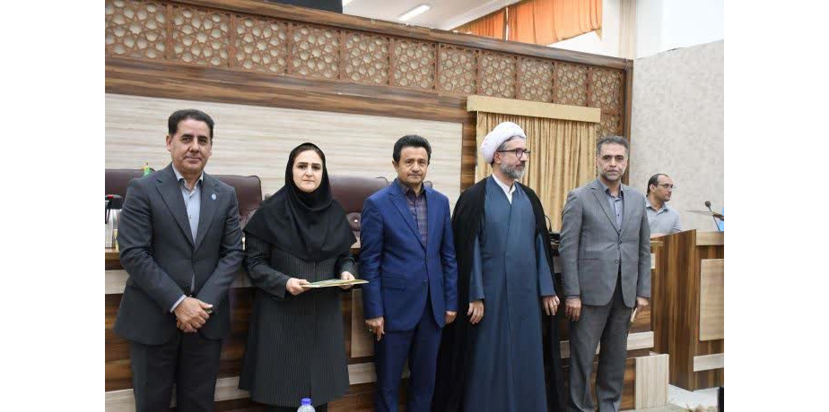 تجلیل از همکاران دانشکده دامپزشکی بعنوان سرآمد آموزشی