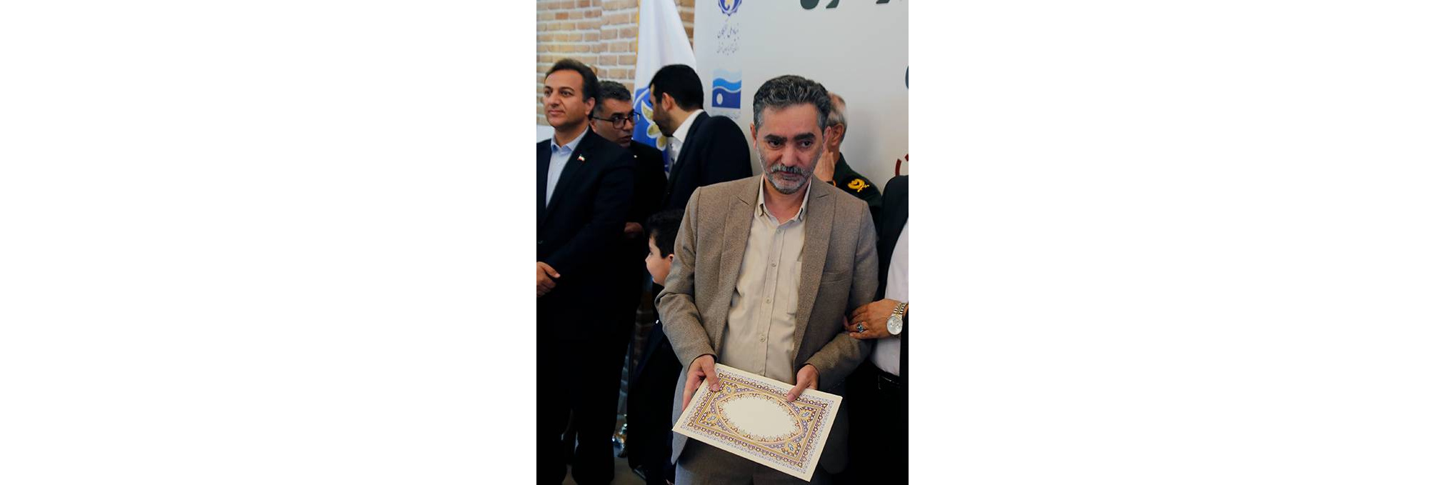 تجلیل از کارشناس دانشگاه تبریز به عنوان یکی از پیشکسوتان مطبوعات استان